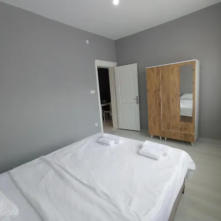 Cute In Historical Area 3b