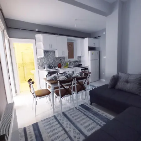 Cute In Historical Area 3b Апартаменты *