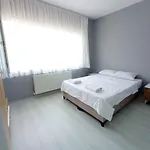 Cute In Historical Area 3b Apartment *