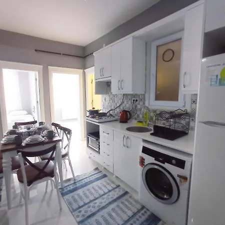 Cute In Historical Area 3b Apartment